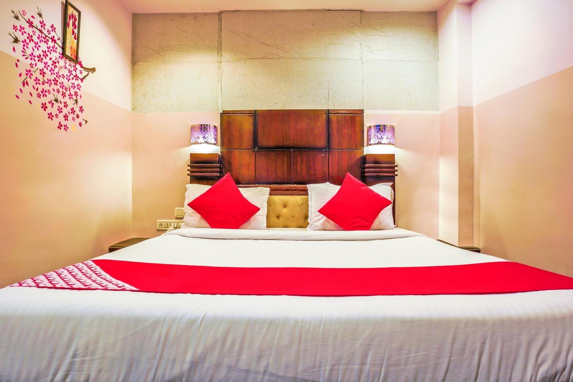Hanvi Inn Hyderabad Exterior photo